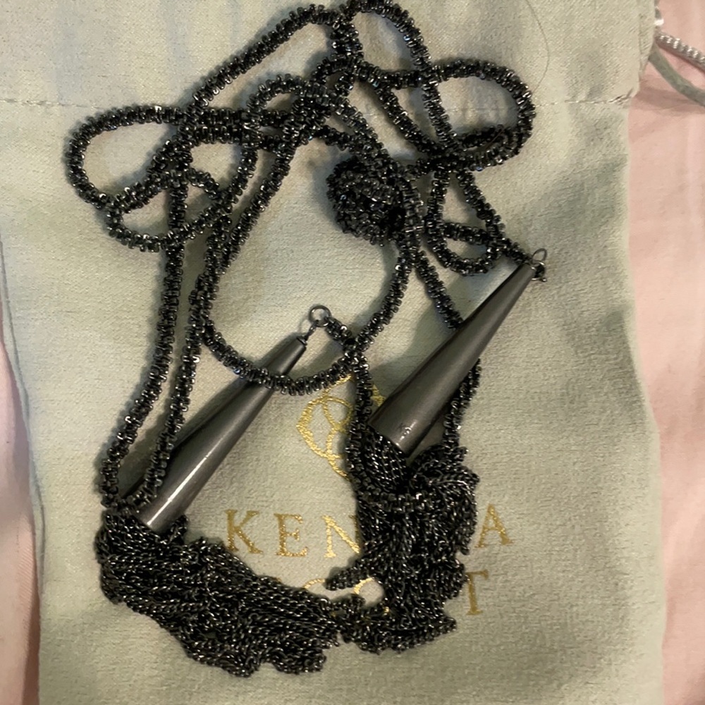 Kendra Scott necklace